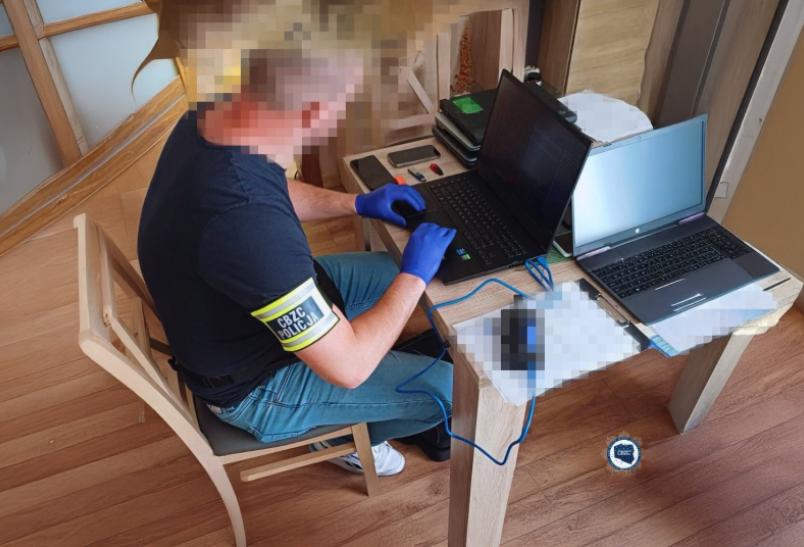 Cyberoszuści rozbici dzięki gdańskim śledczym